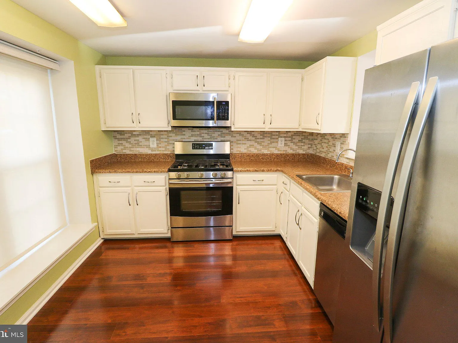 2 bed, 2.5 bath, 1102 sqft, $2,250 — Photo 2