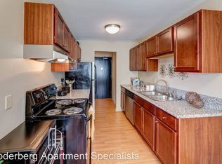 271 Yosemite Cir N APT 208, Golden Valley, MN 55422