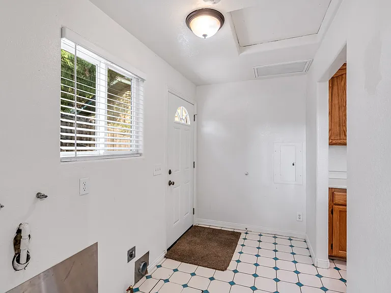 10177 Hawley Rd — Photo 20