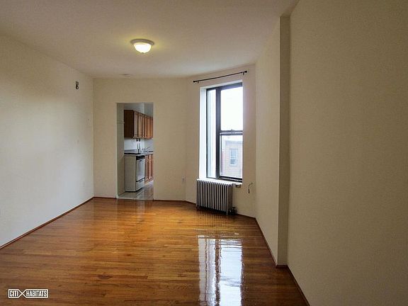 2nd image of 176 India St APT 4R