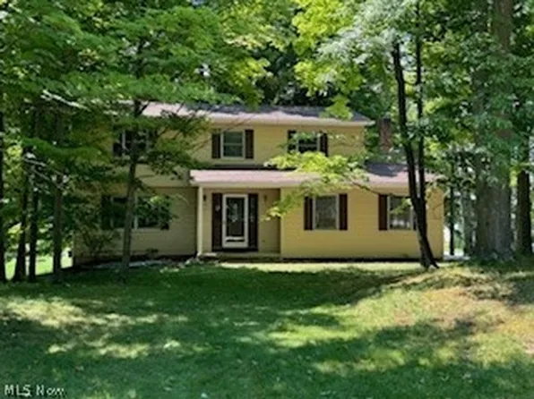 1094 Berkshire Dr, Macedonia, OH 44056