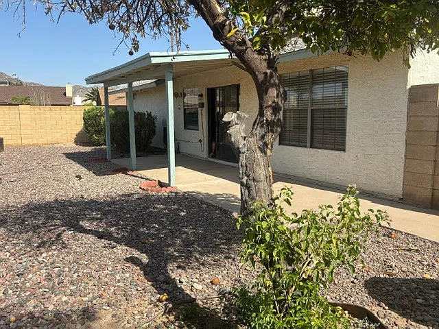 2 bed, 1096 sqft, $1,695 — Photo 2