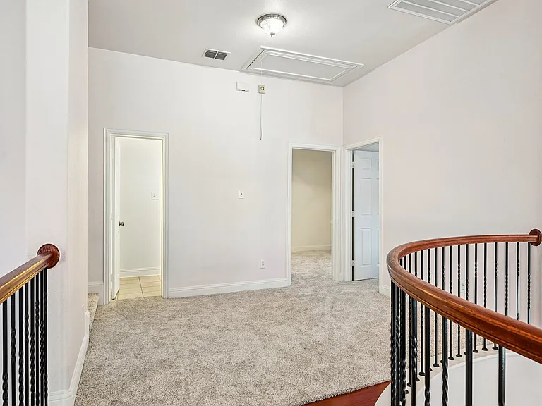 6006 Shadywood Ln — Photo 35
