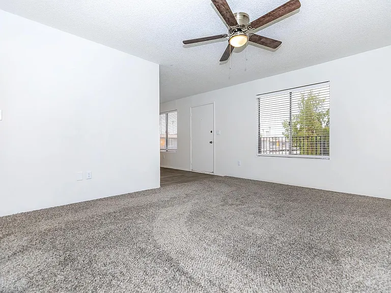Palisade Park Aparments — Photo 27