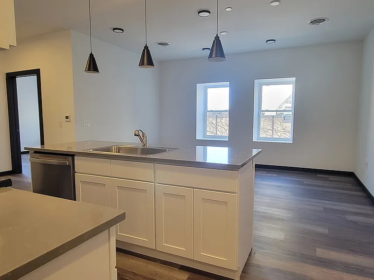 121 Penn Ave #206 — Photo 2