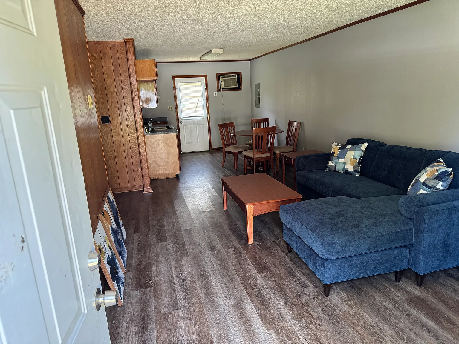 2 bed, 810 sqft, $995 — Photo 2