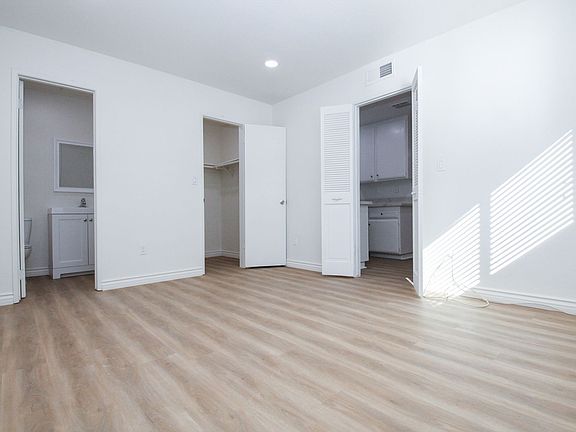 2nd image of 6745 Coldwater Canyon Ave Unit 3