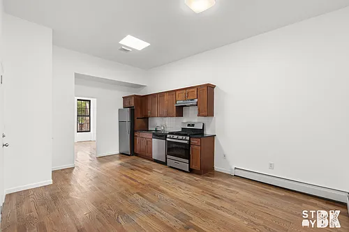 912 Putnam Ave #3 Photo 1