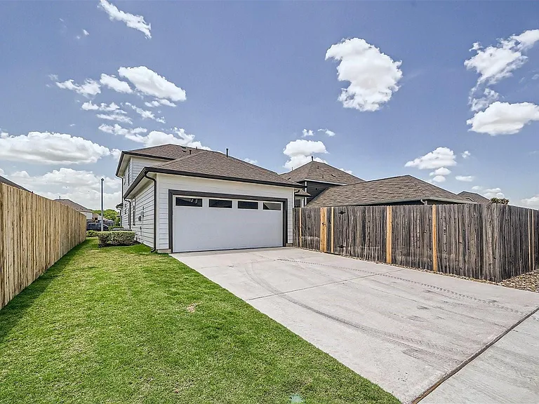 203 Pinkerton Dr — Photo 30