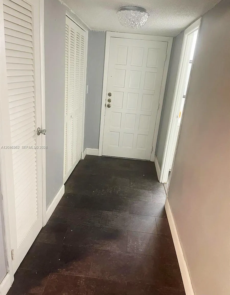 5961 N Falls Circle Dr — Photo 1