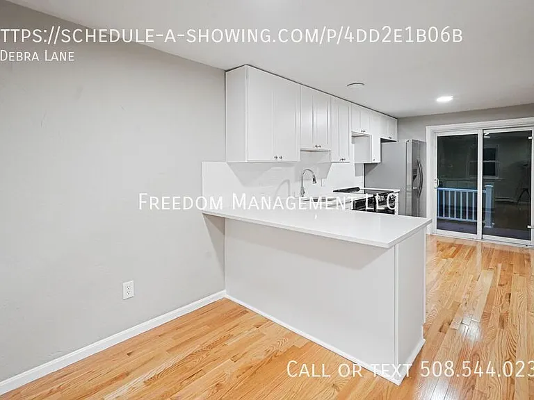 9 Debra Ln — Photo 4