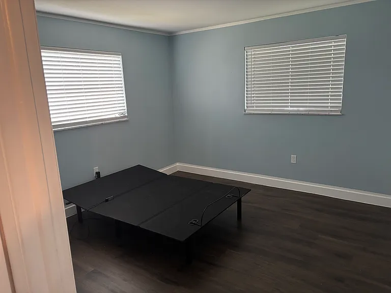 741 Palm View Dr — Photo 2
