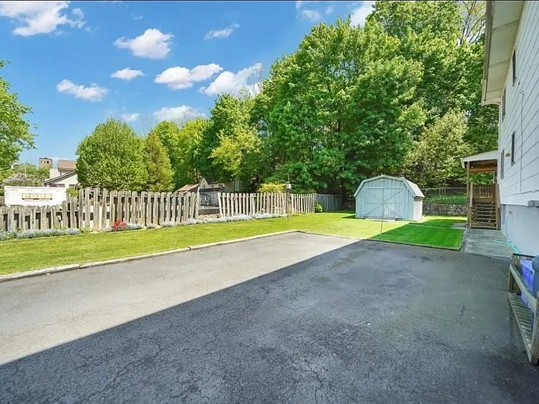22 Riverside Dr #2 — Photo 3