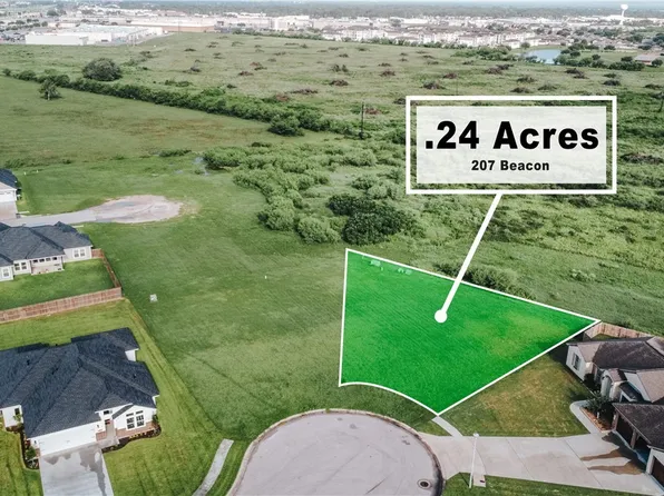 207 Beacon Ln, Victoria, TX 77904