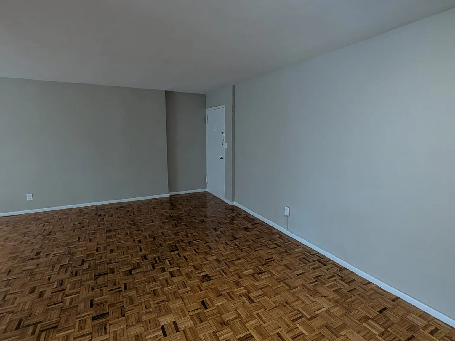 1 bed, 700 sqft, $1,950 — Photo 3