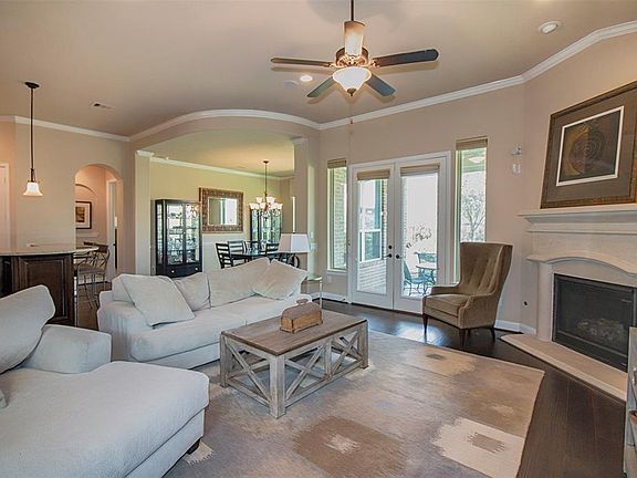5th image of 704 Victory Terrace Ln