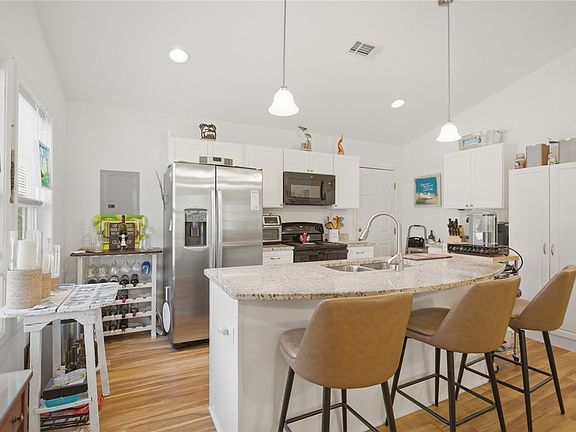 4th image of 310 N Church St