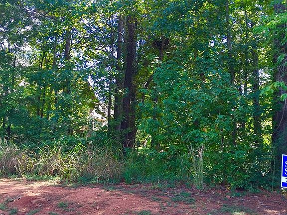 2nd image of 134 Clearwater Plantation Dr