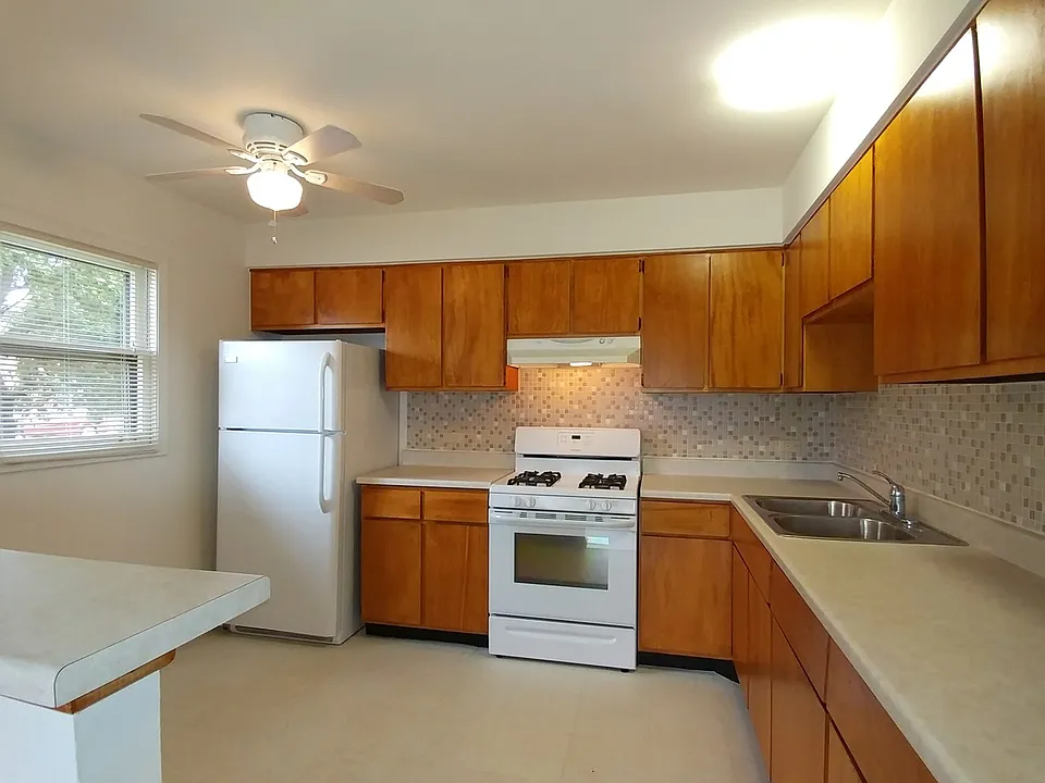 578A 2 BR/1 BA