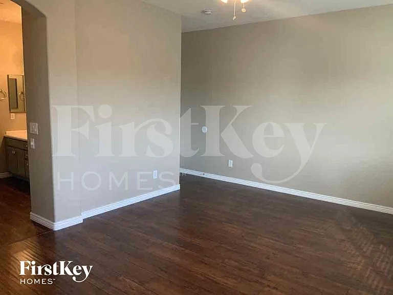 17424 N 19th Ter — Photo 19