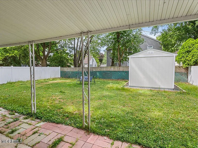 61 Cooney Ave — Photo 3