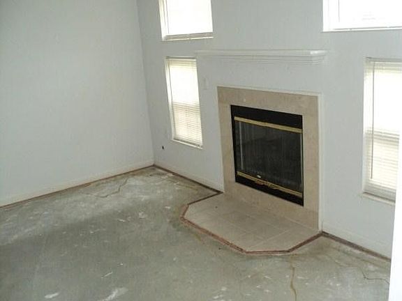 2nd image of 2407 Warm Springs Dr