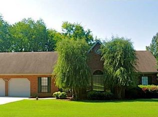 127 Kensington Dr, Florence, AL 35633