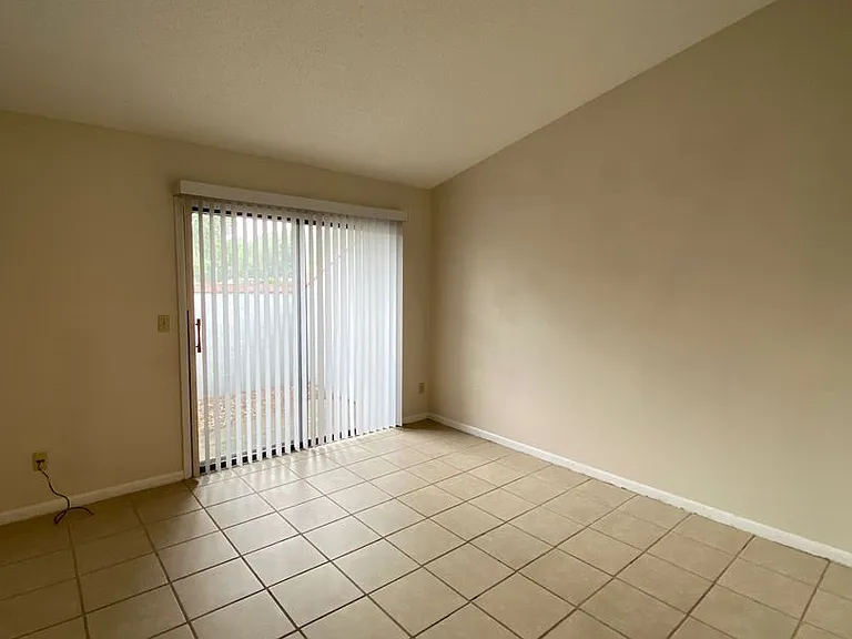 Mody - 620 — Photo 3