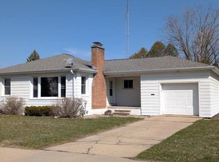 534 W 12th Ave, Oshkosh, WI 54902
