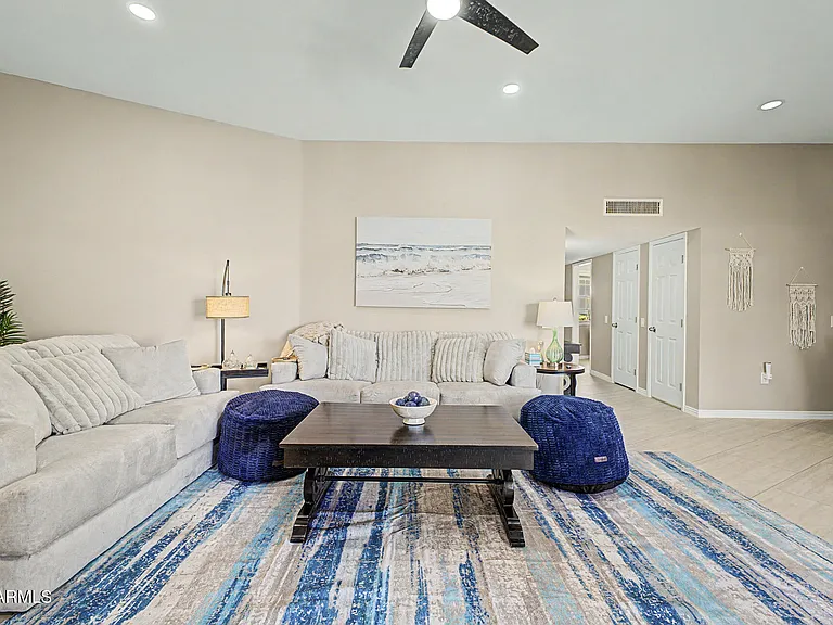 10454 W Palmeras Dr — Photo 18