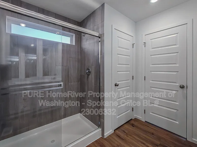 3 bed, 3.0 bath, 1704 sqft, $2,475 — Photo 4