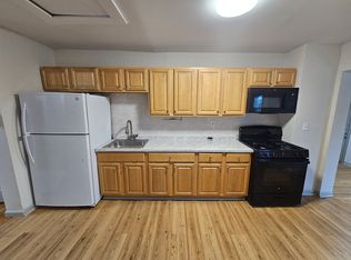 4 Norwood St APT 5, Worcester, MA 01610