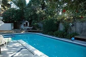 2nd image of 3332 Middlefield Rd