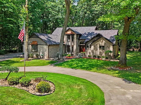 3609 Winding Pine Dr, Metamora, MI 48455