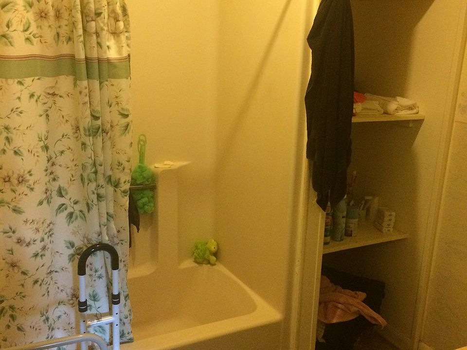 1st image of 46 Horseshoe Cir