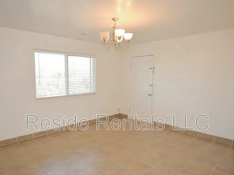 257 W 600 N #A3 — Photo 4