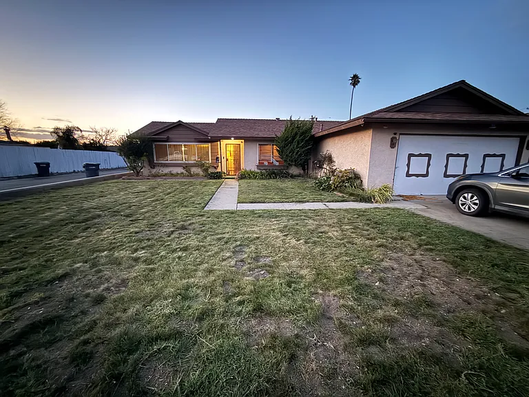 1109 W Pine Ave — Photo 3