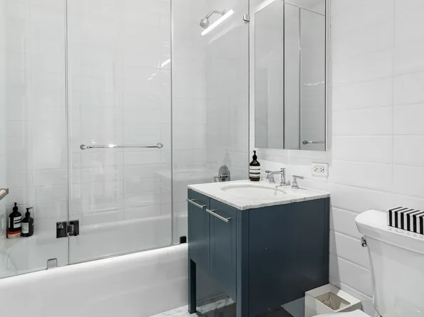 310 East 53rd Street image 18 of 18