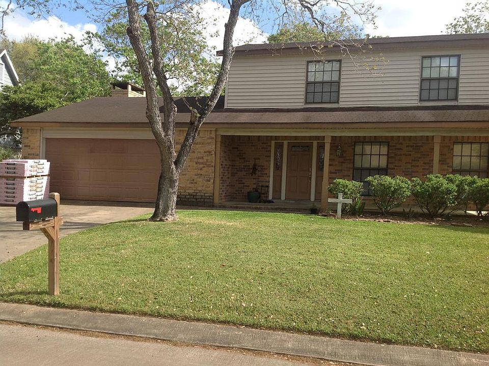1st image of 2608 El Camino St
