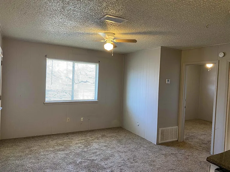 4007 College Main St #D — Photo 6