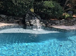 114 Kemp Rd E, Greensboro, NC 27410