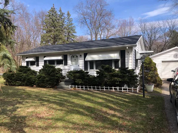 10507 Wetherfield Dr W, Portage, MI 49002