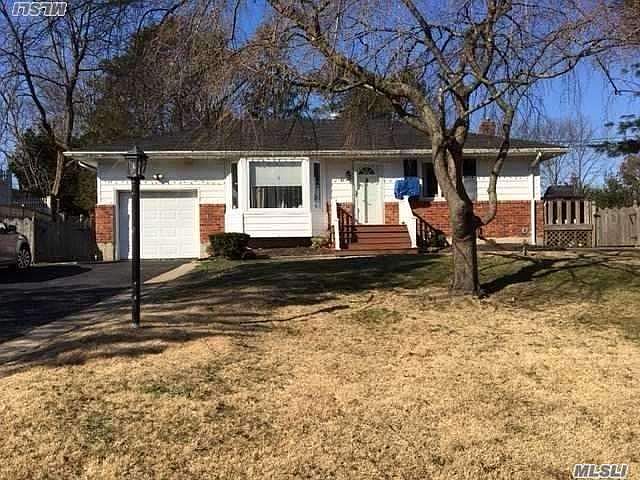 1st image of 40 Siracusa Blvd