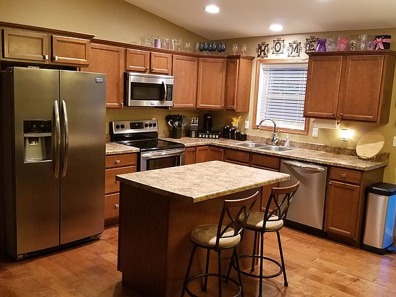 Stainless steel appliances stay