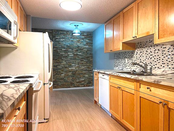 4th image of 9329 104th Ave NW #B1