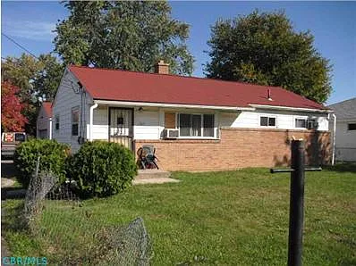 1342 Koebel Rd photo 1