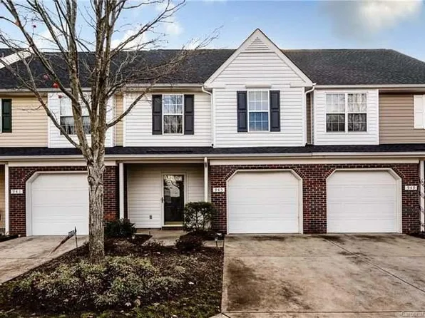 945 Pelican Bay Dr, Pineville, NC 28134