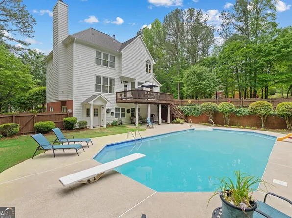 495 Stonehaven Dr, Fayetteville, GA 30215