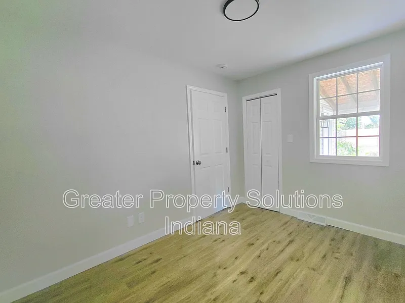 4 bed, 1.0 bath, 1450 sqft, $1,550 — Photo 3