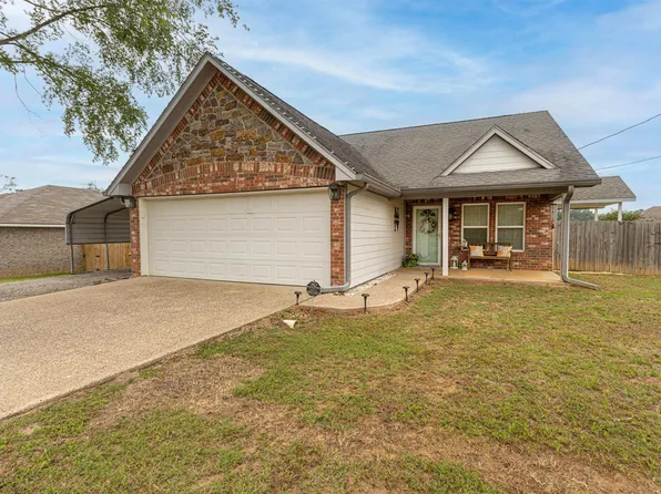 108 S Rainbow Dr, Whitehouse, TX 75791